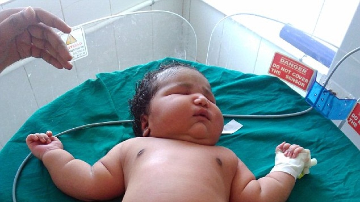 Μωρό - γίγας στην Ινδία γεννήθηκε επτά κιλά